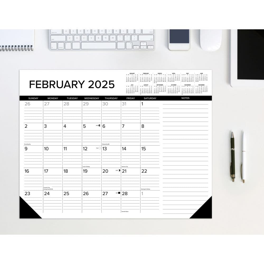 Black and White 2025 Desk Pad  Main Image