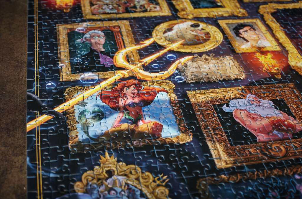 ursula 1000pc puzzle image 4 width="1000" height="1000"