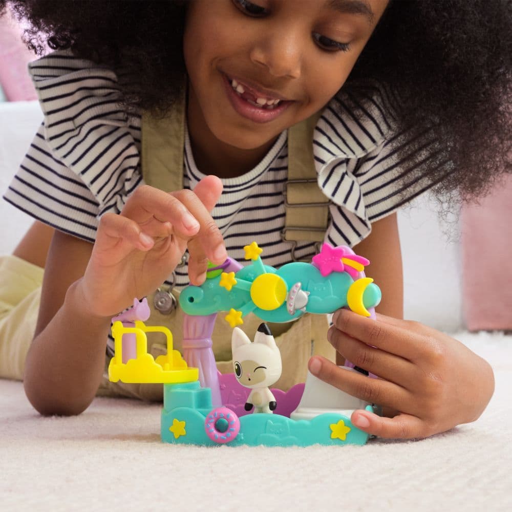 Gabbys Dollhouse Balcony Set - Styles May Vary Fifth Alternate Image