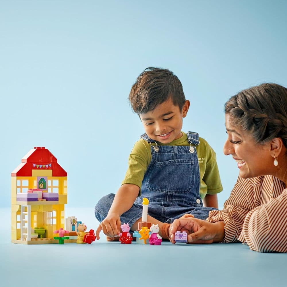 LEGO Duplo Peppa Pig Birthday House Playset First Alternate Image