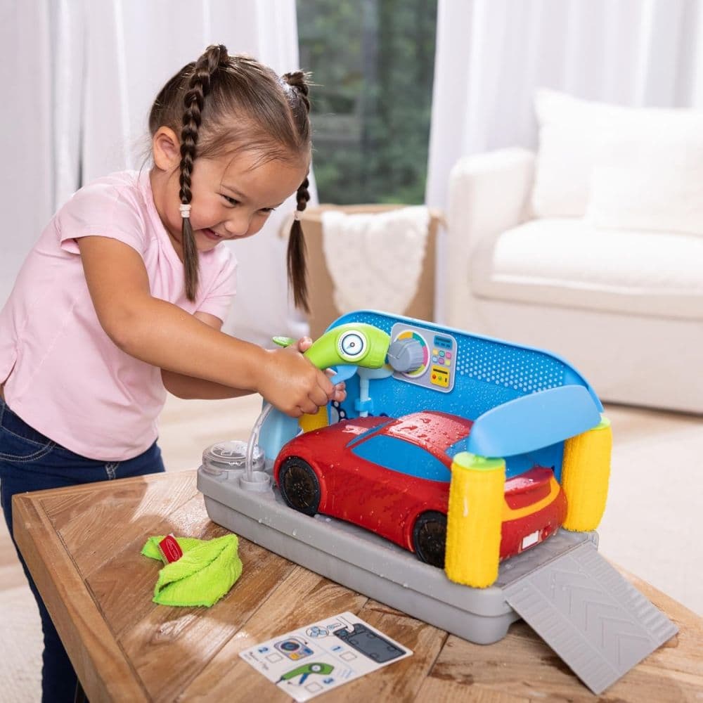 Spray &amp; Shine Car Wash Play Set Fifth Alternate Image