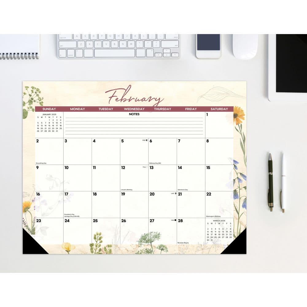 Botanical 2025 Desk Pad