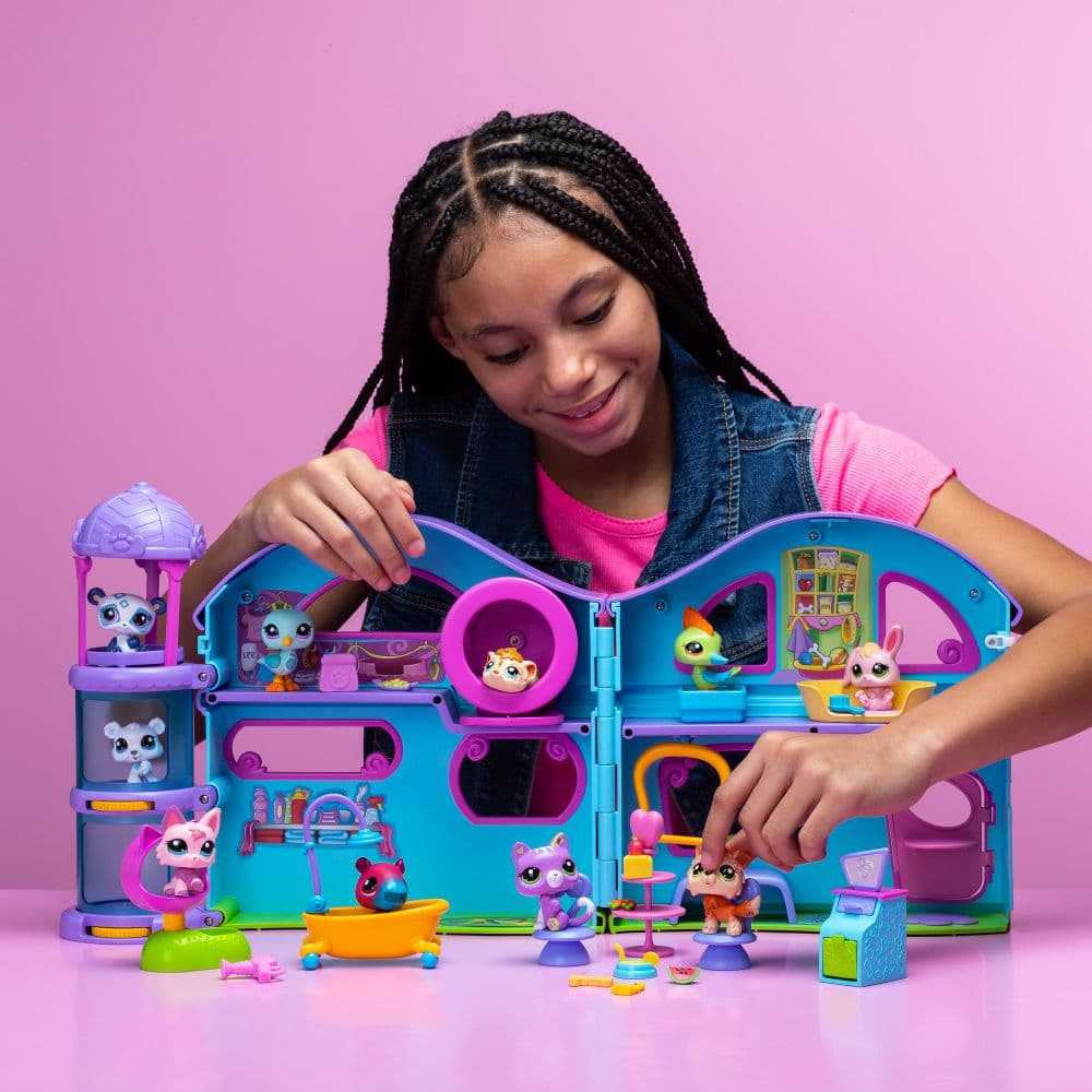 Littlest Pet Shop Playset First Alternate Image