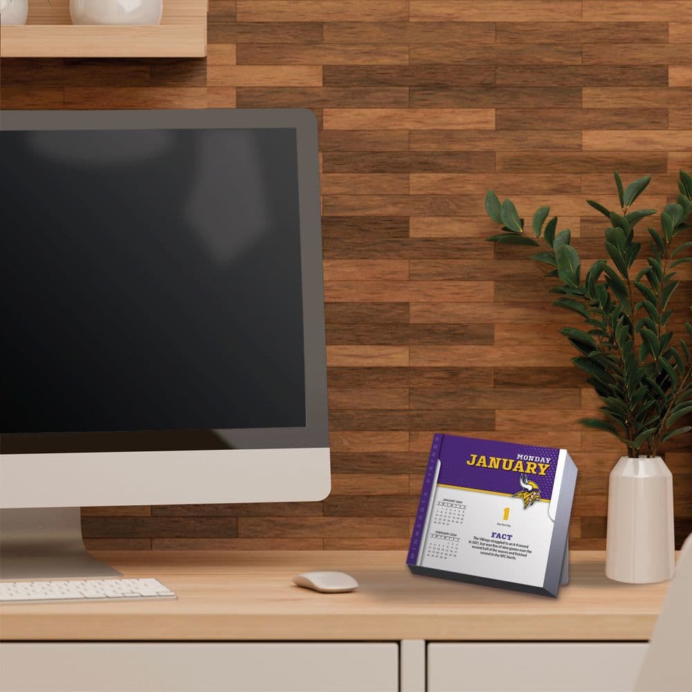Minnesota Vikings 2024 Desk Calendar - Calendars.com