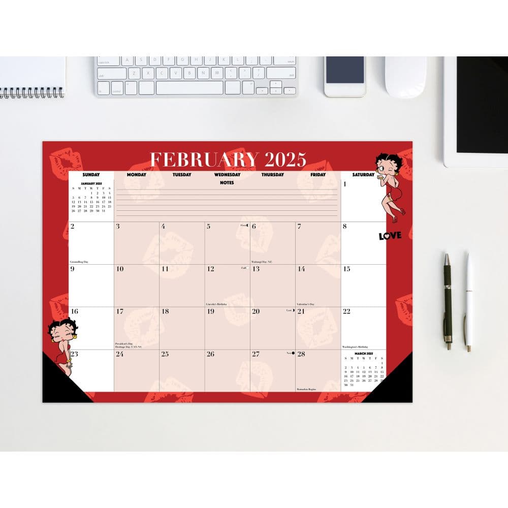 Betty Boop 17x12 2025 Desk Pad