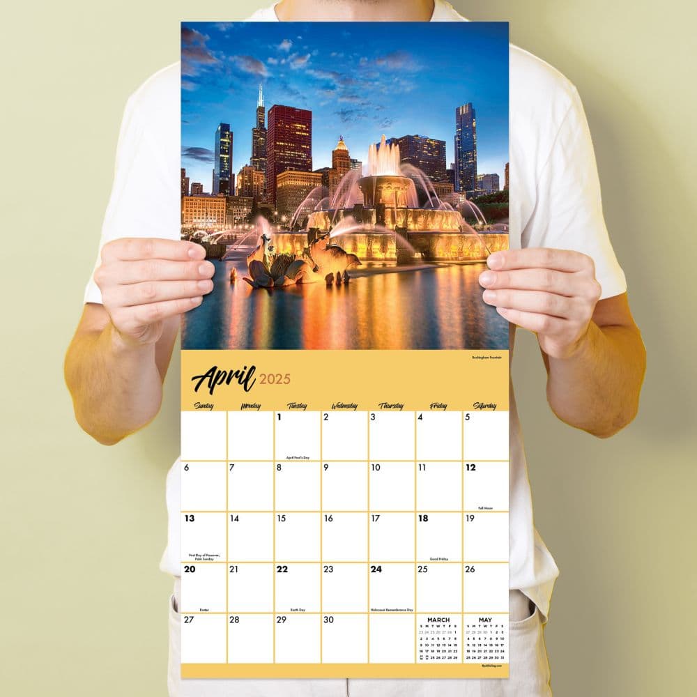 Chicago 2025 Wall Calendar size relationship