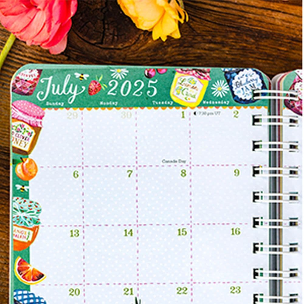 Katie Daisy Weekly 2025 Planner Eighth  Alternate Image