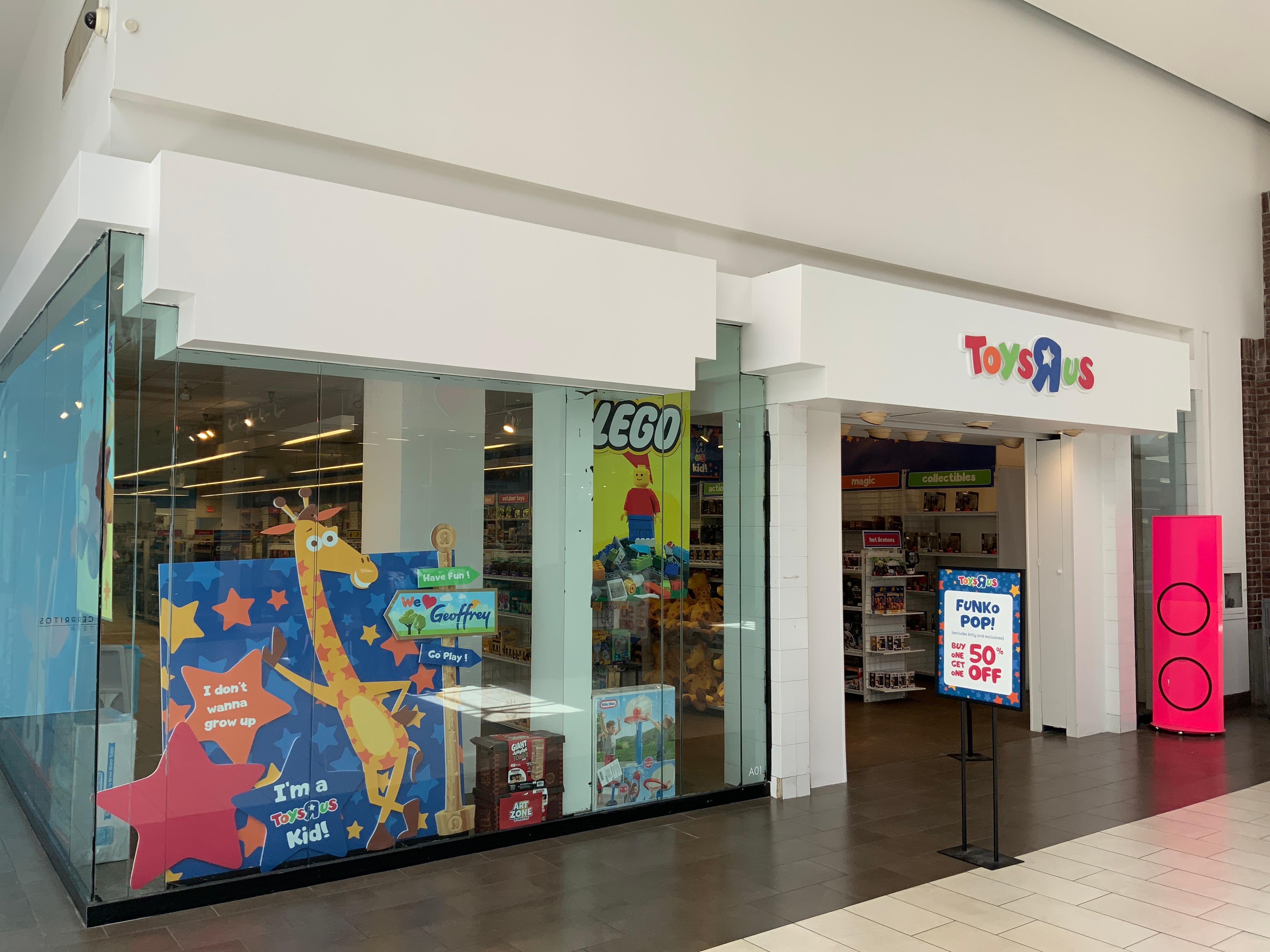 Los Cerritos Center