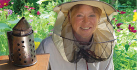 Read Article on How to Keep Bees 