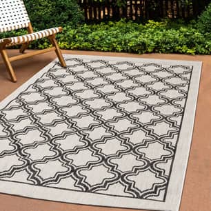 Thumbnail of the Fashion 5x8 Indoor/Outdoor Rug
