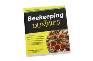 Thumbnail of the Beekeeping for Dummies book