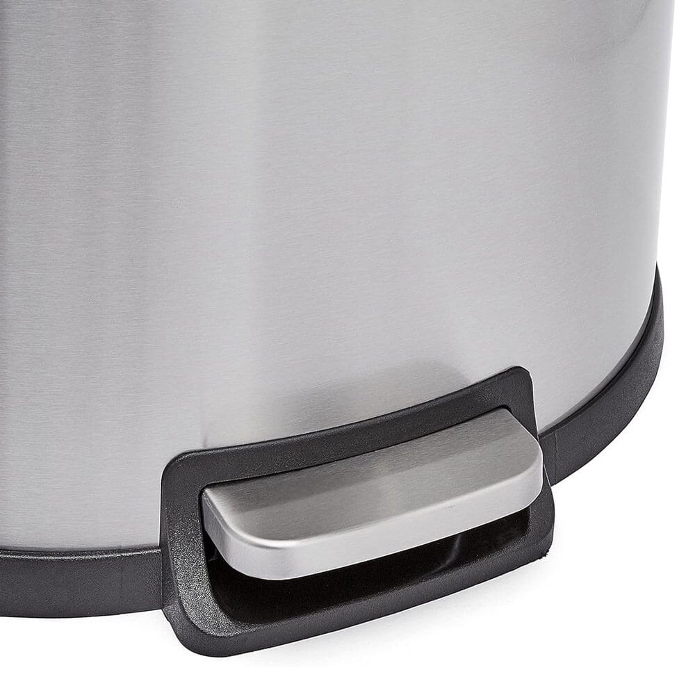 D-Shaped Soft-Close 13 Gallon Trash Can