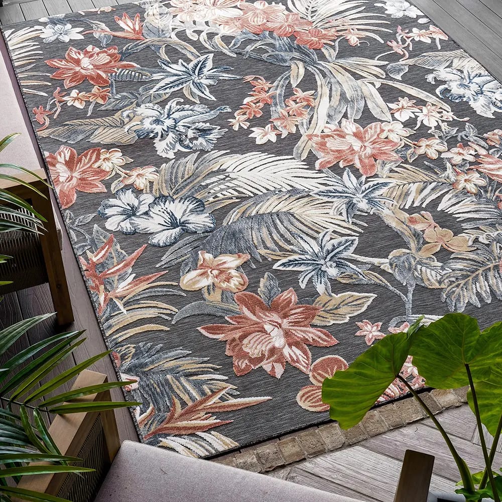 6'7" x 9'3" Tropic Indoor/Outdoor Area Rug