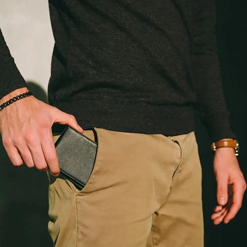 DONBOLSO Slim Leather Billfold Wallet, Black