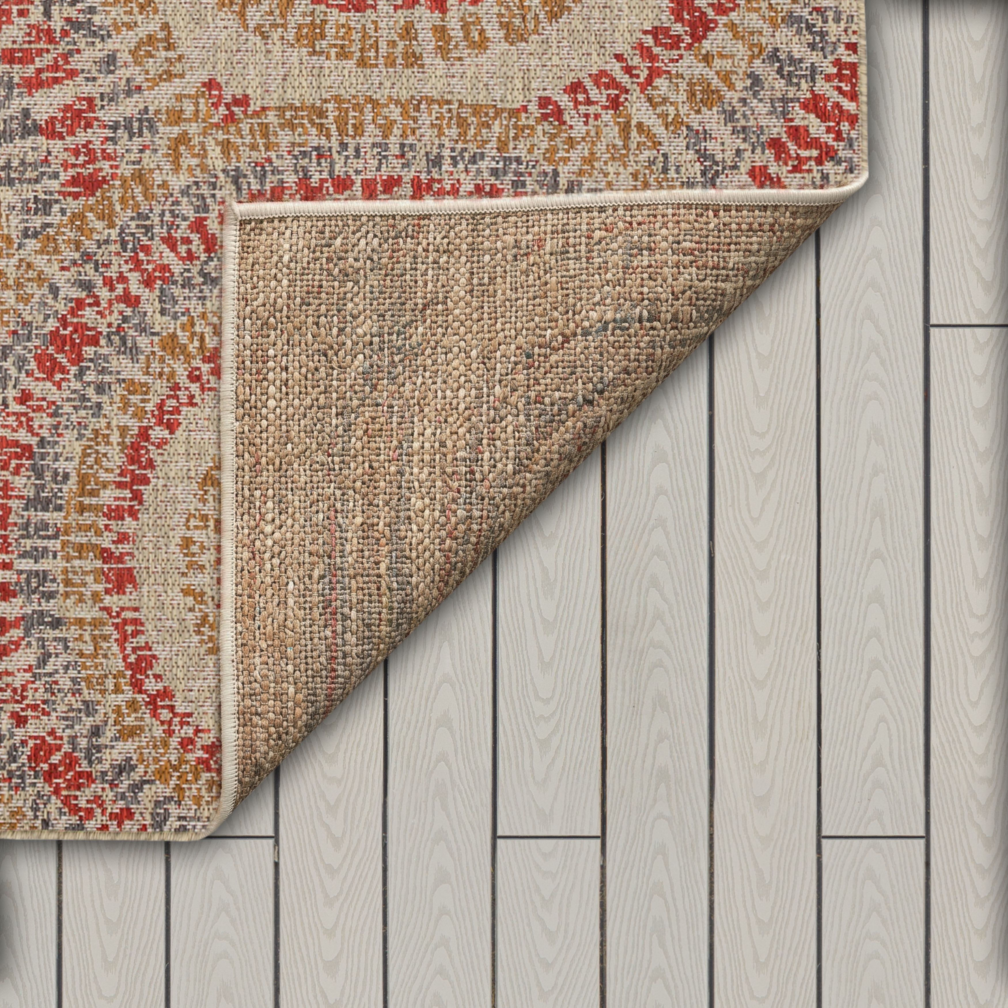 Mohawk Indoor/Outdoor Rug, Red Burst, 5' 3" x 7' 3"
