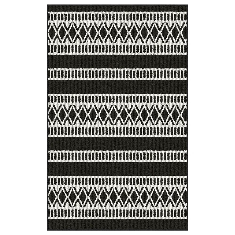 20.5"x32" Washable Accent Rug with Non-Skid Back, Black & White