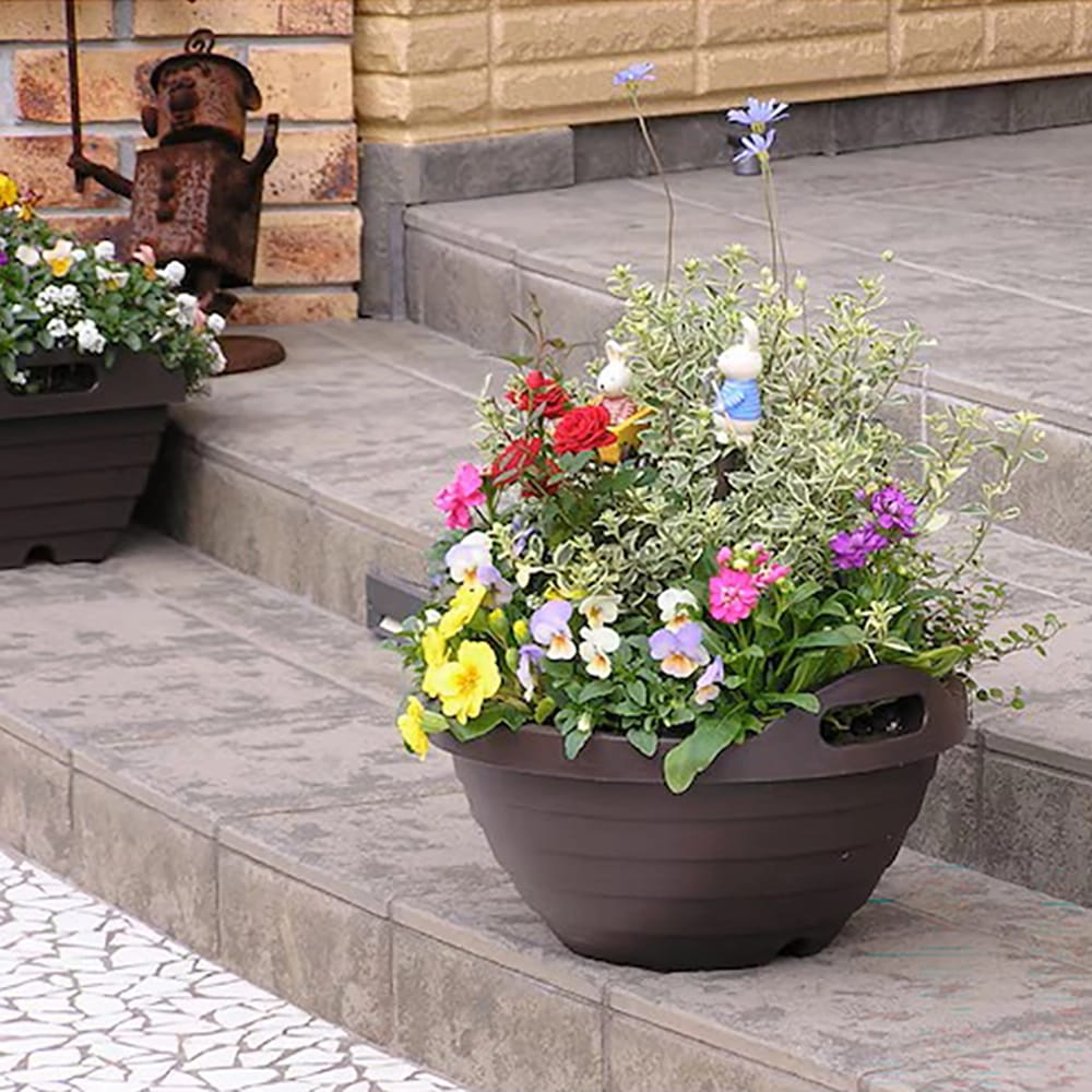 JEJ Astage 15" Round Plastic Indoor/Outdoor Planter, Dark Brown