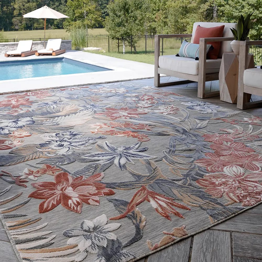 6'7" x 9'3" Tropic Indoor/Outdoor Area Rug