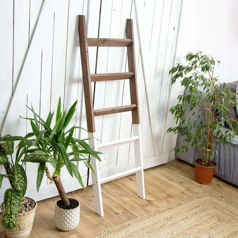 Hallops 5' Blanket Ladder, Brown/White