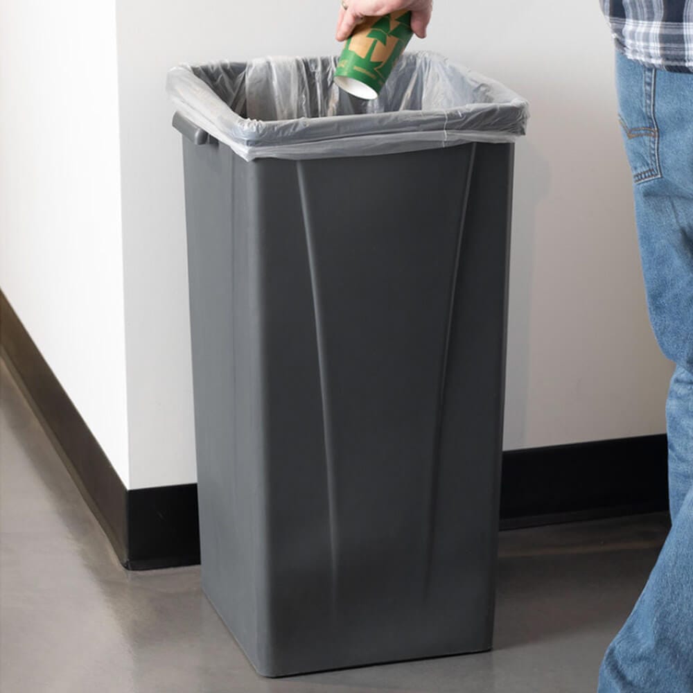 35 gallon store trash can