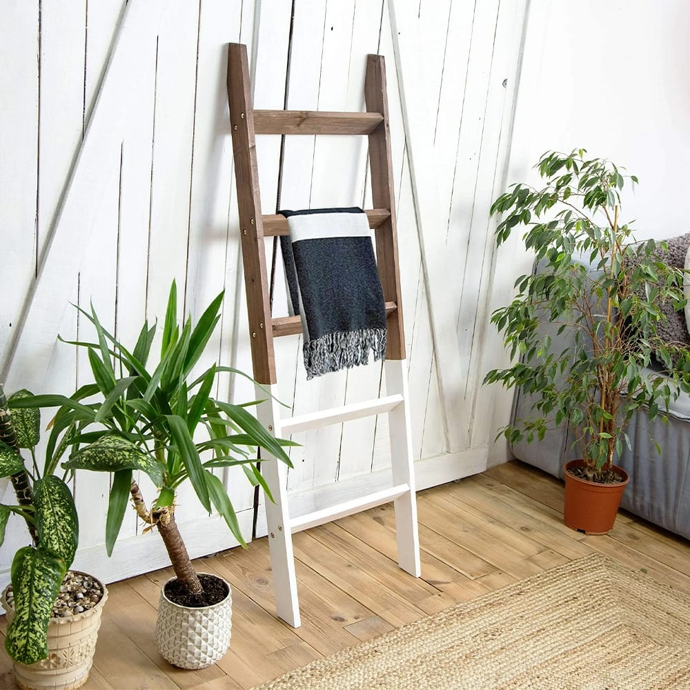 Hallops 5' Blanket Ladder, Brown/White