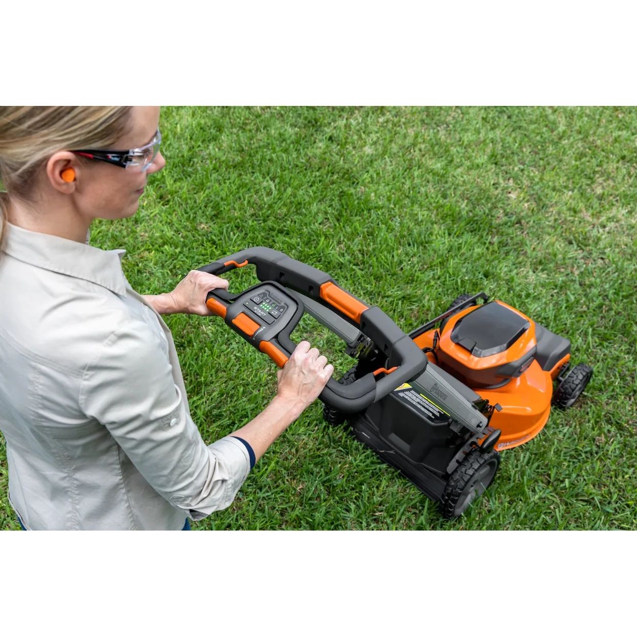 Husqvarna Lawn Xpert 21" Self-Propelled Lawn Mower, Orange