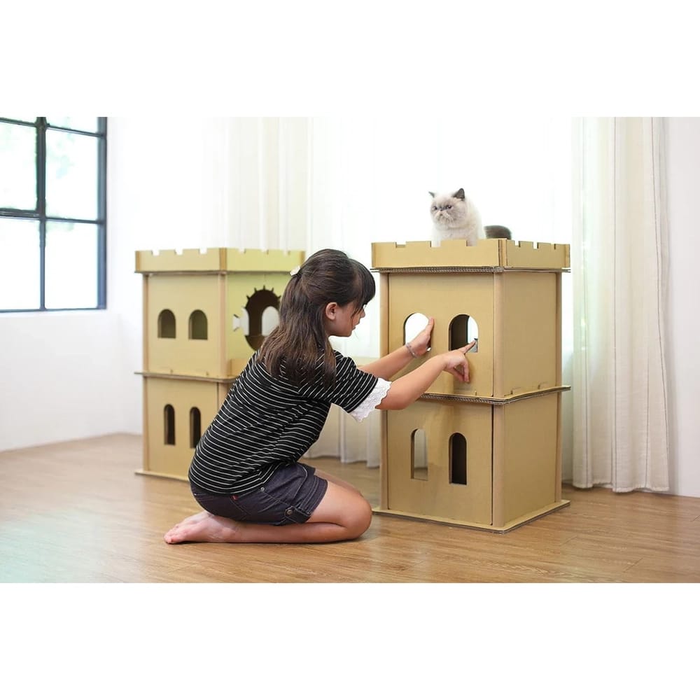 Petique London Bridge Cat House
