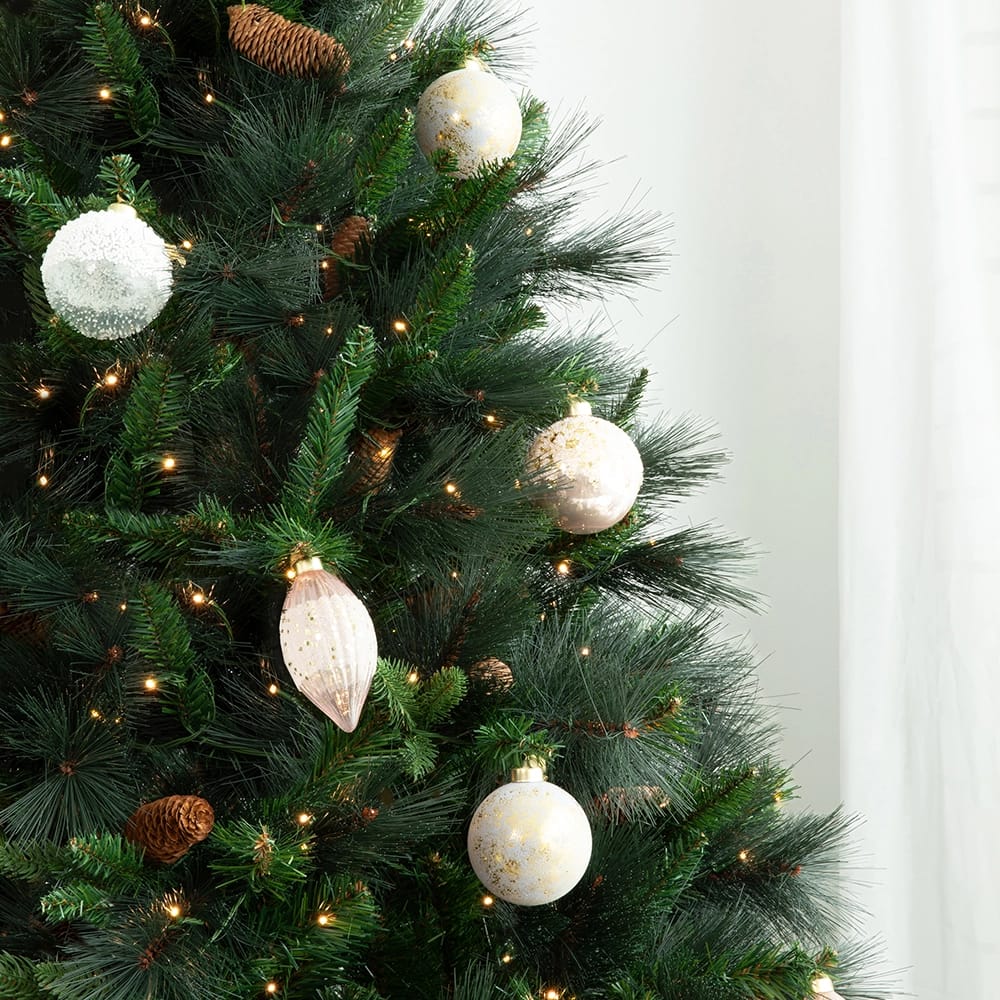 Famous Brand 9' Pre-Lit Carolina Pine Tree