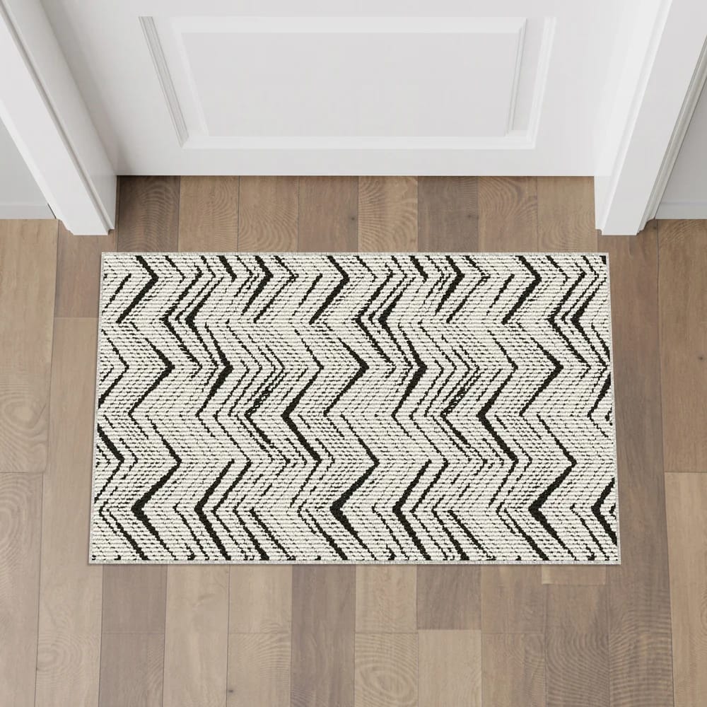 20.5"x32" Washable Accent Rug with Non-Skid Back, Black & White