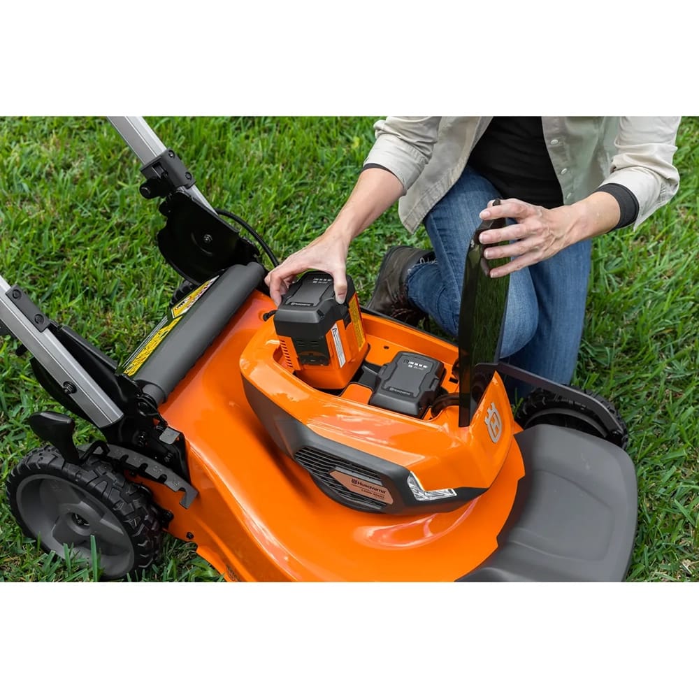 Husqvarna Lawn Xpert 21" Self-Propelled Lawn Mower, Orange