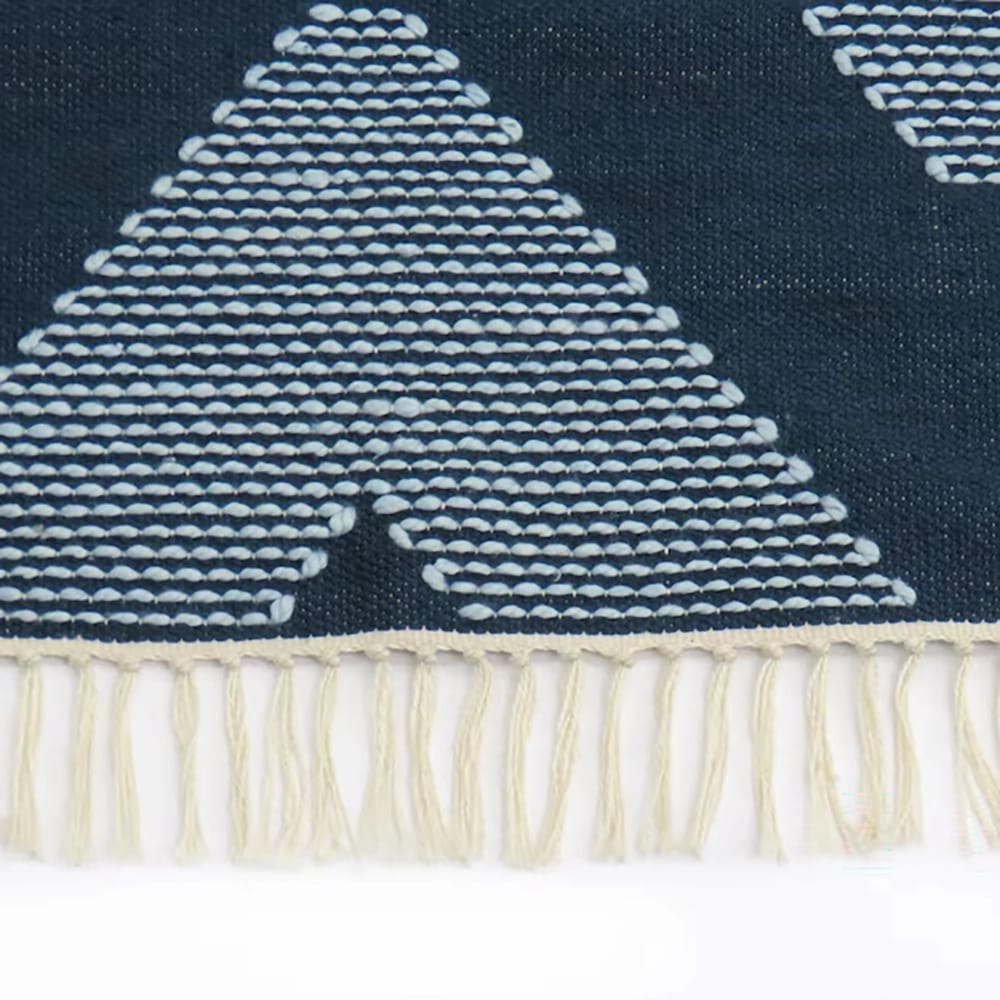 Hand Woven Polyester Indoor/Outdoor Rug, Indigo, 5' x 7'